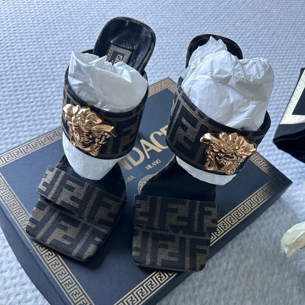 FENDACE MULES - FF LOGO PRINT/ MEDUSA HEAD